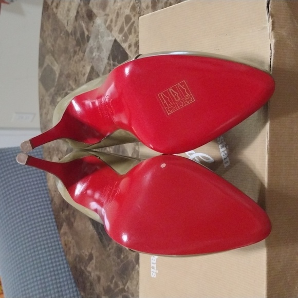 Christian Louboutin Decollete Lapono Heels - Picture 8 of 13